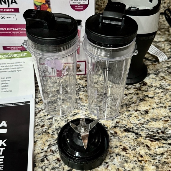 Ninja FIT BLENDER Single Serve SEALED in Box + Cookbook - Picture 2 of 3